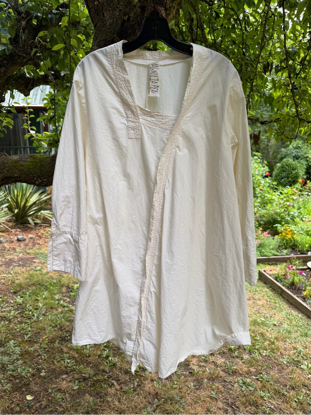 Rare Magnolia Pearl tunic O/S